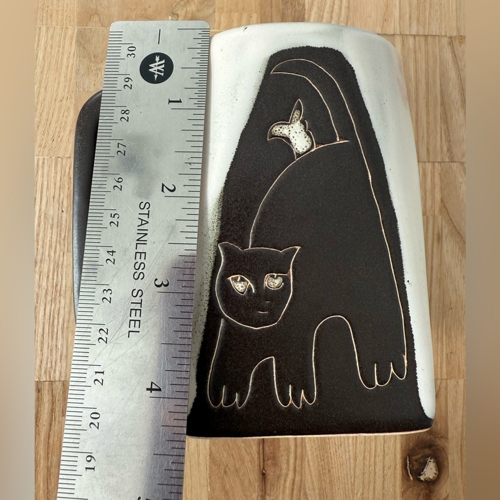 Mara of Mexico Stoneware square-bottom coffee mug with a playful cat design - Picture 5 of 7